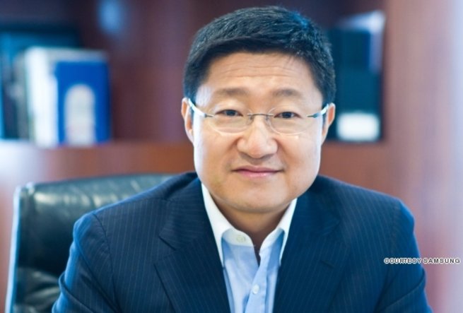 Gregory Lee was appointed CEO of Samsung Asia Pte Ltd in January 2010. He heads the regional headquarters for all Samsung Electronics’ businesses in Southeast Asia and Oceania.